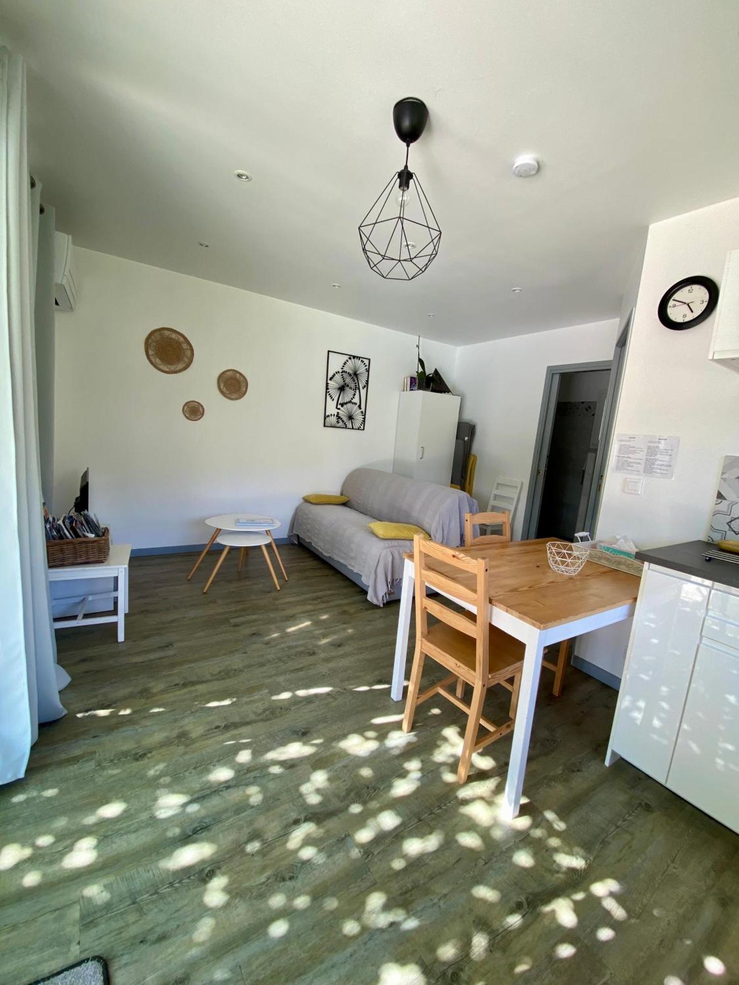 La Petite Maison Robion en Luberon Phòng bức ảnh