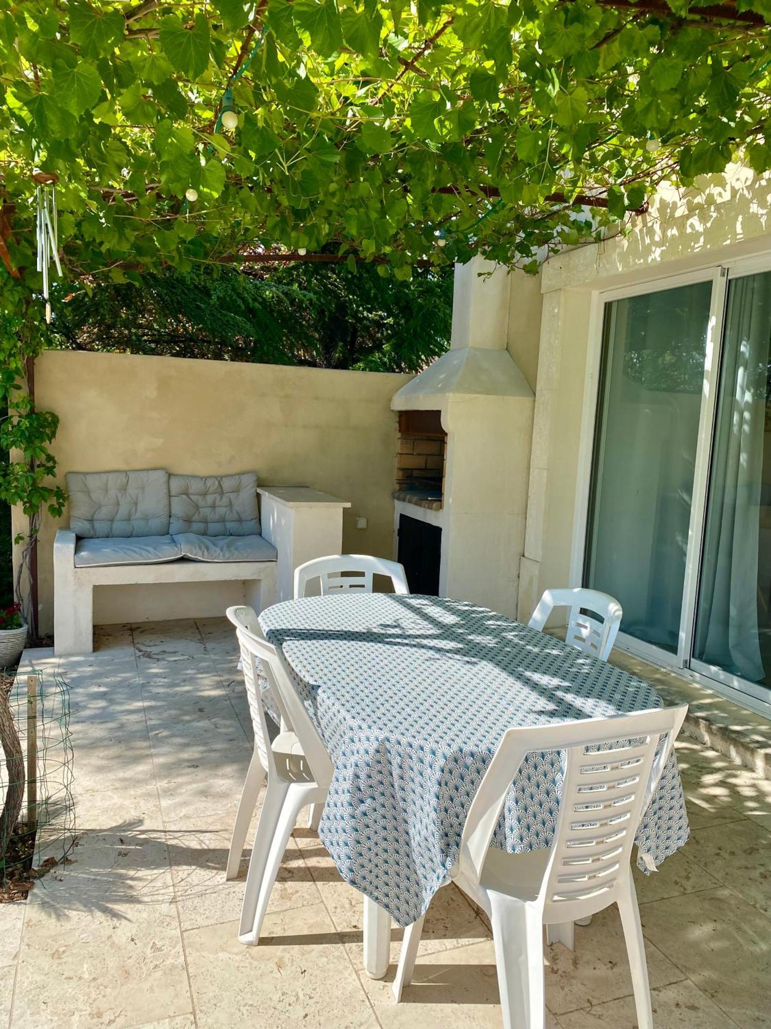 La Petite Maison Robion en Luberon Phòng bức ảnh